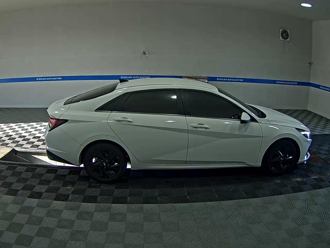 HYUNDAI AVANTE (CN7) 1.6 GASOLINE INSPIRATION 2022 - zdjęcie 4