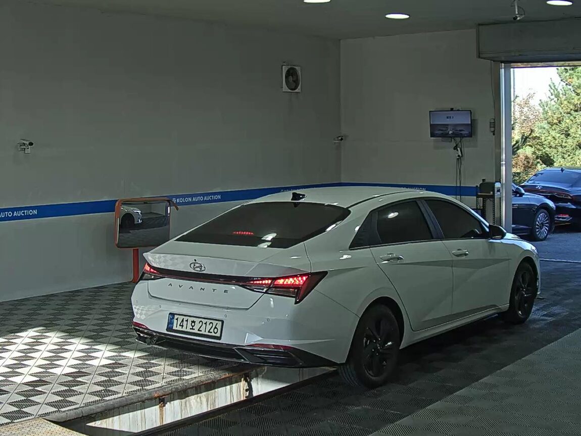 HYUNDAI AVANTE (CN7) 1.6 GASOLINE INSPIRATION 2022 - zdjęcie 5