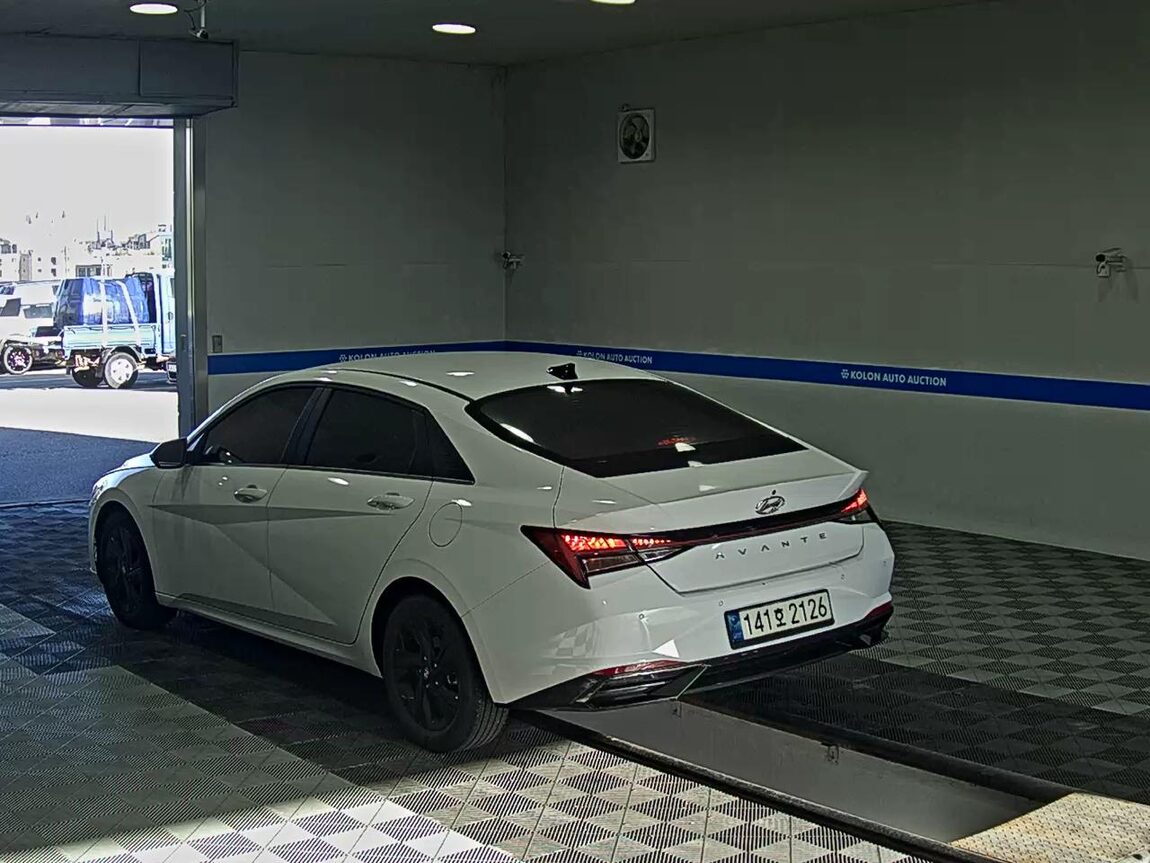 HYUNDAI AVANTE (CN7) 1.6 GASOLINE INSPIRATION 2022 - zdjęcie 6