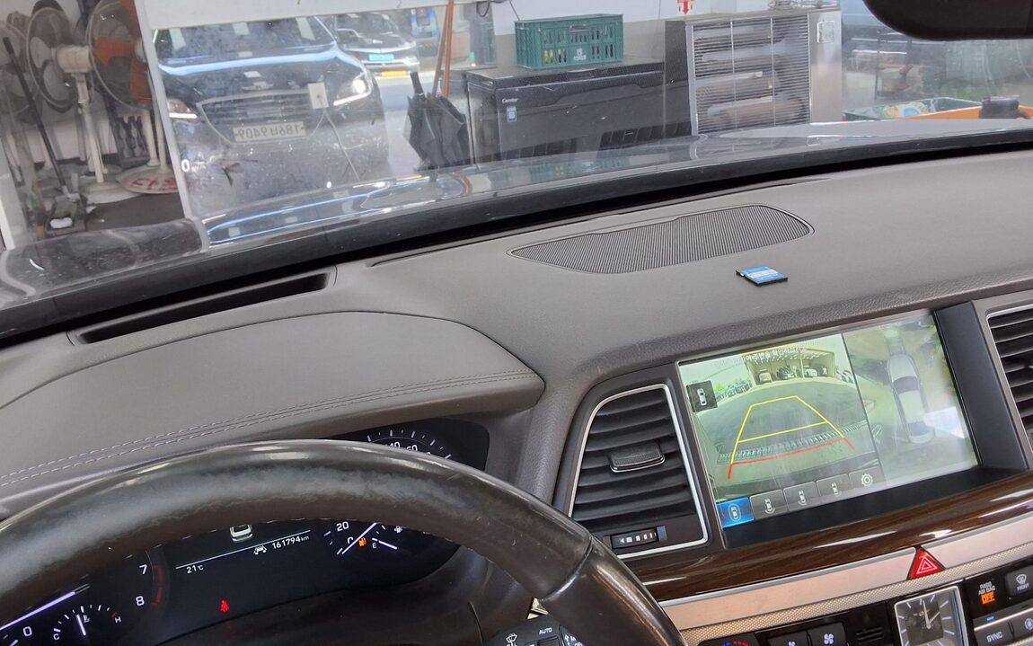 GENESIS G80 3.3 GDi AWD PREMIUM LUXURY 2018 - zdjęcie 19