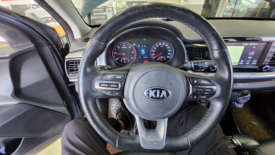 KIA STONIC U2 1.6 DIESEL TRENDY 2019 - zdjęcie 17