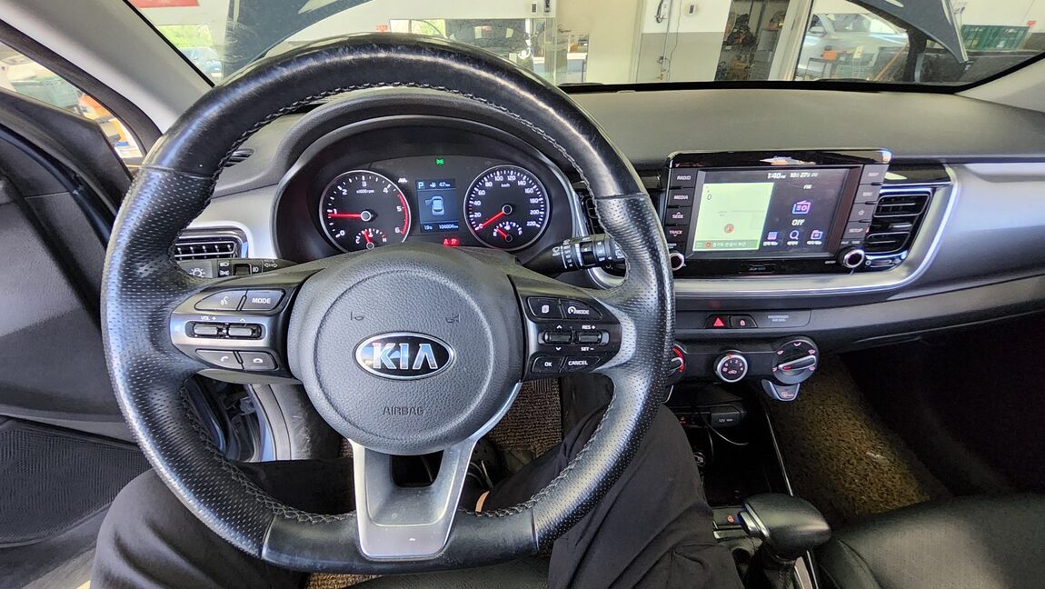 KIA STONIC U2 1.6 DIESEL TRENDY 2019 - zdjęcie 18
