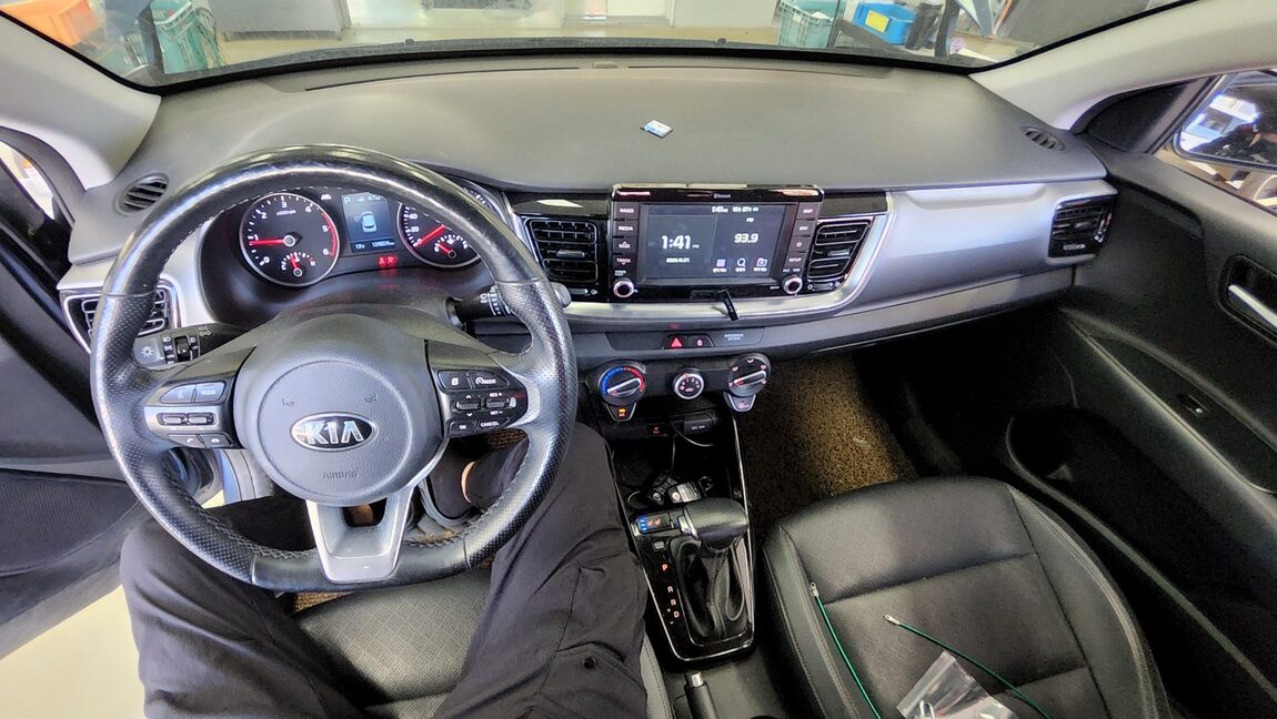 KIA STONIC U2 1.6 DIESEL TRENDY 2019 - zdjęcie 11