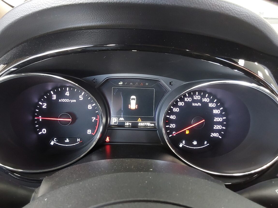KIA ALL NEW CARNIVAL HI-LIMOUSINE GASOLINE 7-SEATER PRESIDENT 2016 - zdjęcie 9