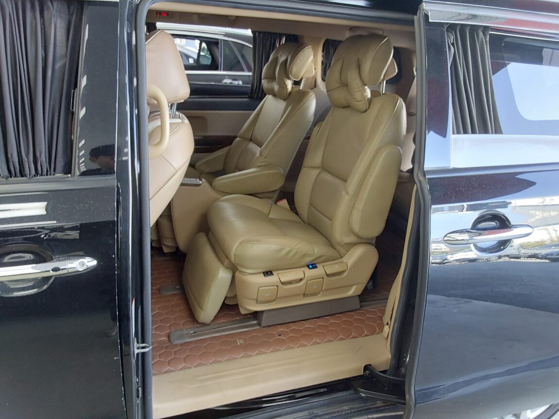 KIA ALL NEW CARNIVAL HI-LIMOUSINE GASOLINE 7-SEATER PRESIDENT 2016 - zdjęcie 12