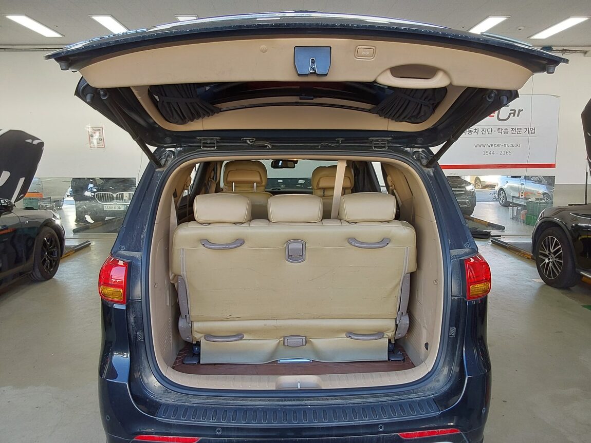 KIA ALL NEW CARNIVAL HI-LIMOUSINE GASOLINE 7-SEATER PRESIDENT 2016 - zdjęcie 15