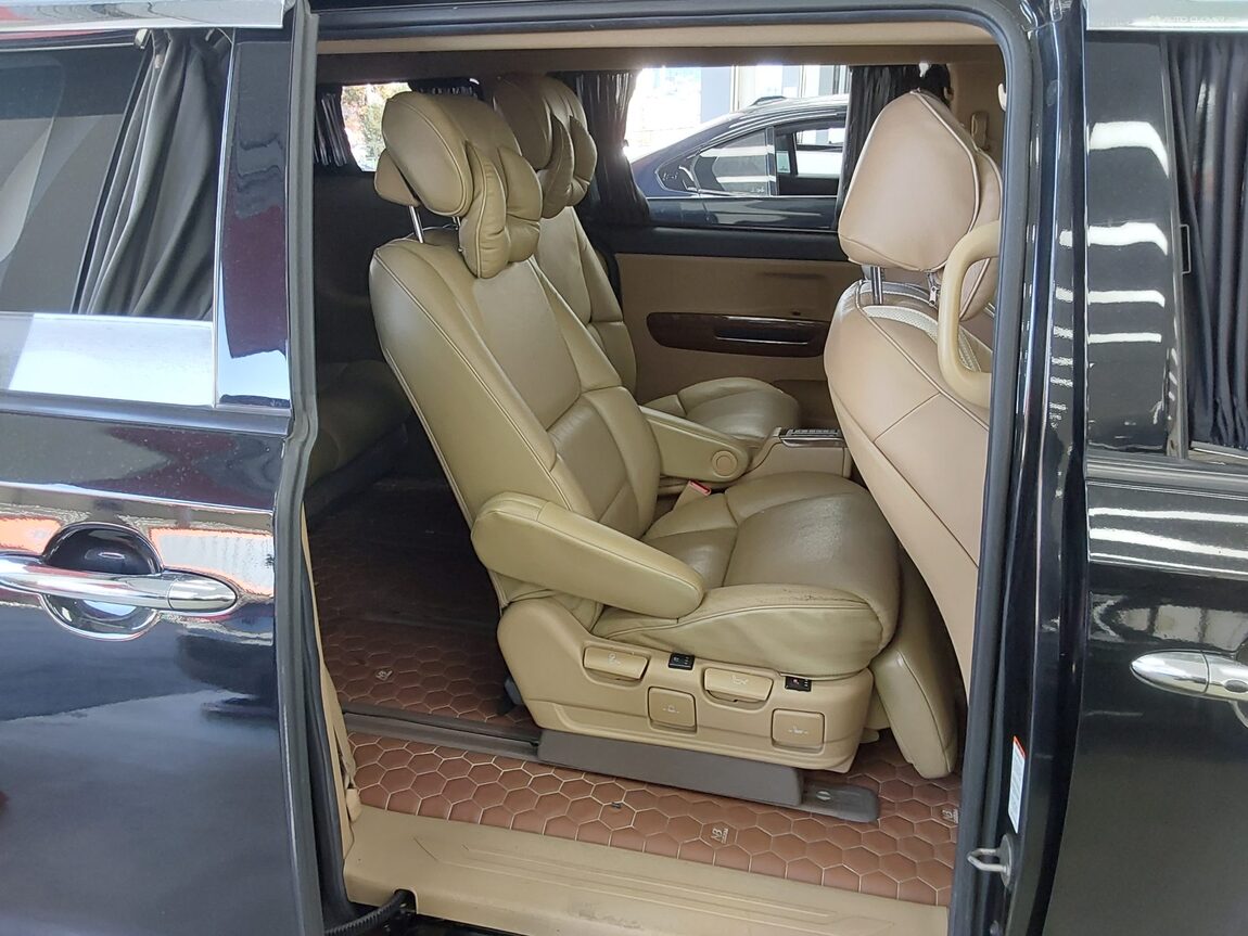 KIA ALL NEW CARNIVAL HI-LIMOUSINE GASOLINE 7-SEATER PRESIDENT 2016 - zdjęcie 13