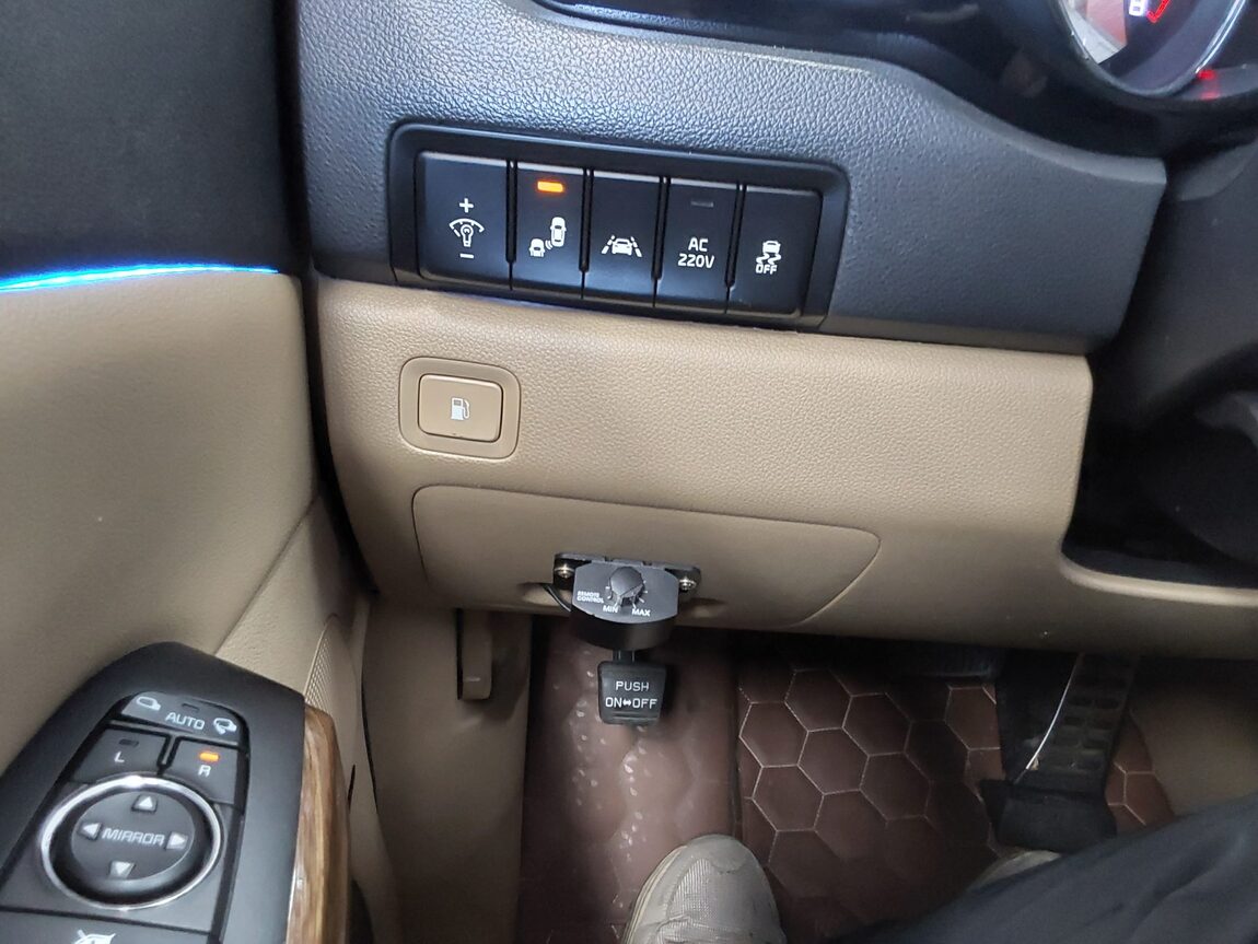 KIA ALL NEW CARNIVAL HI-LIMOUSINE GASOLINE 7-SEATER PRESIDENT 2016 - zdjęcie 27