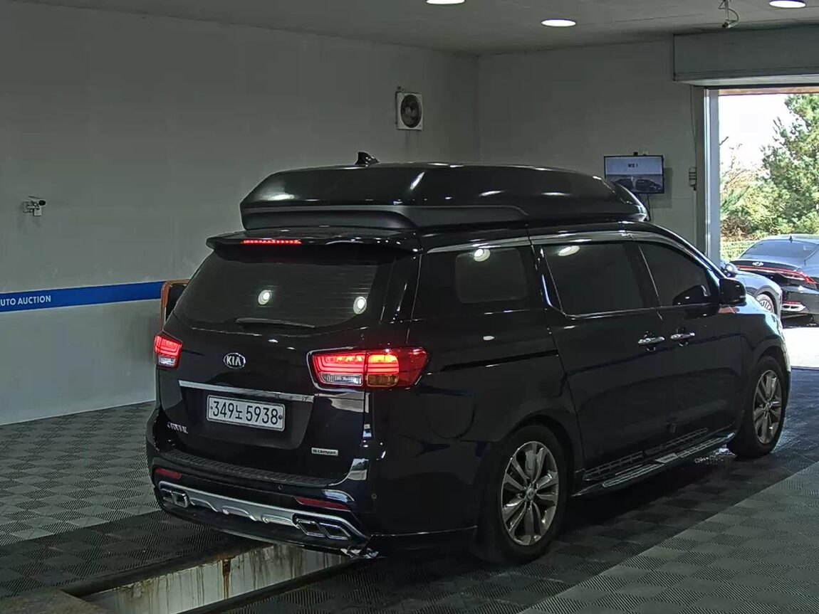 KIA ALL NEW CARNIVAL HI-LIMOUSINE GASOLINE 7-SEATER PRESIDENT 2016 - zdjęcie 5