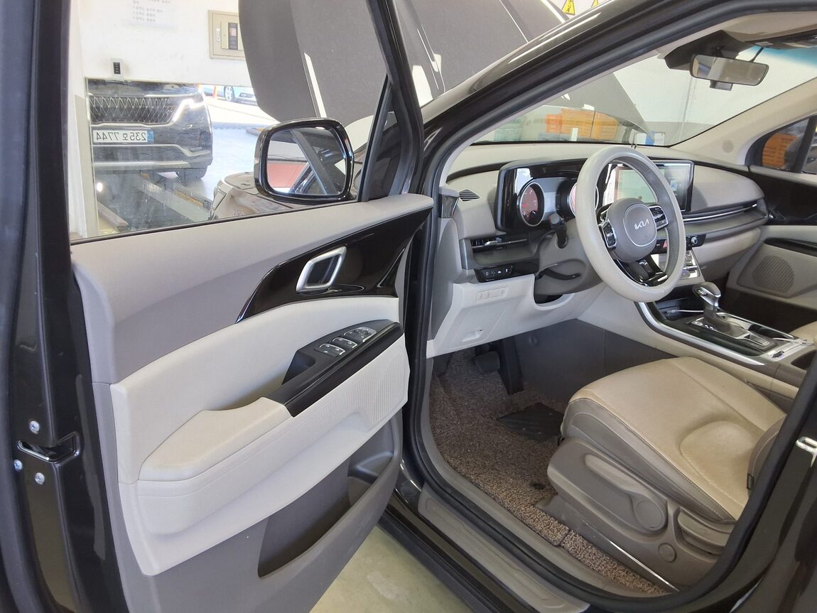 KIA NEW CARNIVAL (KA4) 9-SEATER DIESEL PRESTIGE 2023 - zdjęcie 10