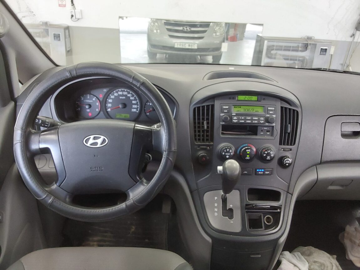 HYUNDAI GRAND STAREX 12-SEATER DIESEL CVX DELUXE 2012 - zdjęcie 11