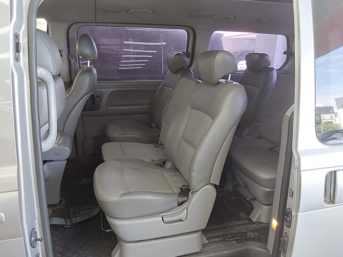 HYUNDAI GRAND STAREX 12-SEATER DIESEL CVX DELUXE 2012 - zdjęcie 12