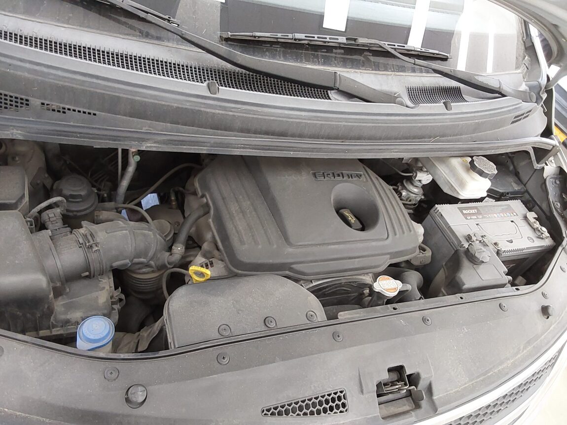HYUNDAI GRAND STAREX 12-SEATER DIESEL CVX DELUXE 2012 - zdjęcie 18