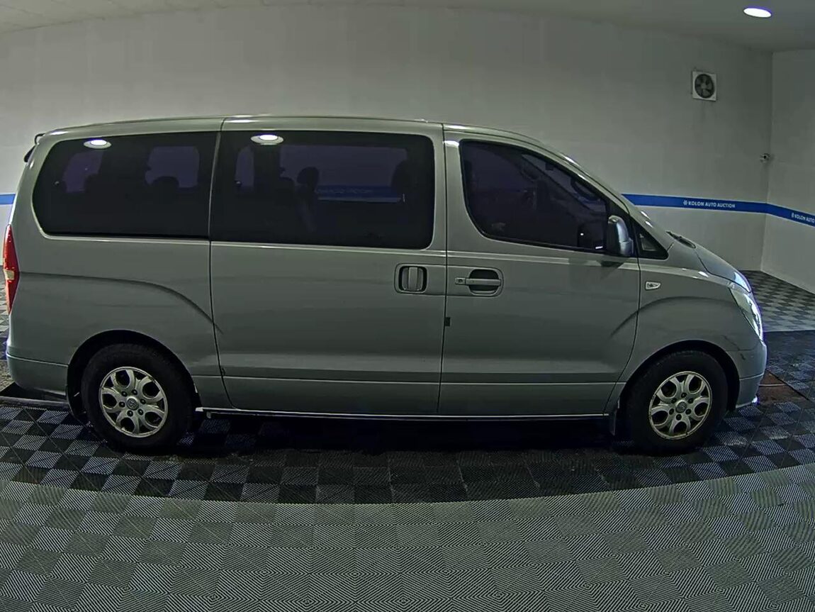 HYUNDAI GRAND STAREX 12-SEATER DIESEL CVX DELUXE 2012 - zdjęcie 4