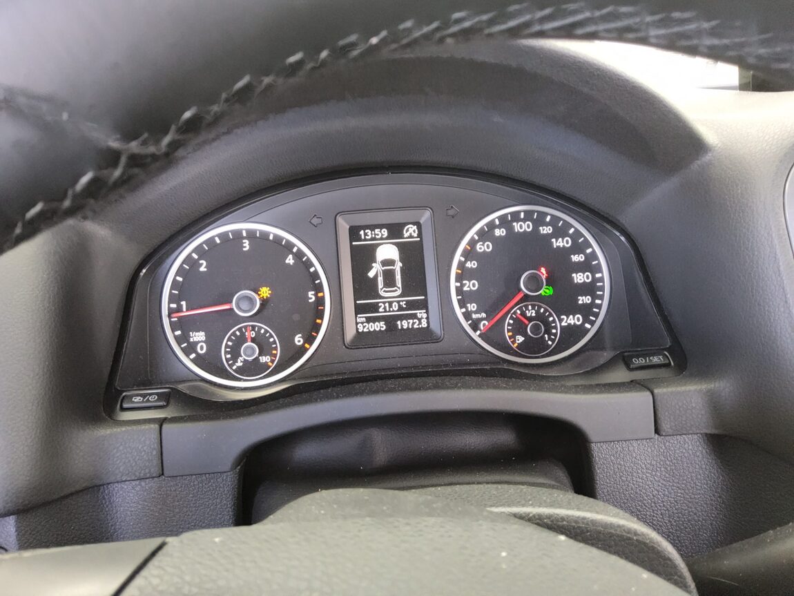 VOLKSWAGEN TIGUAN 2.0 TDI BLUEMOTION COMFORT 2013 - zdjęcie 9