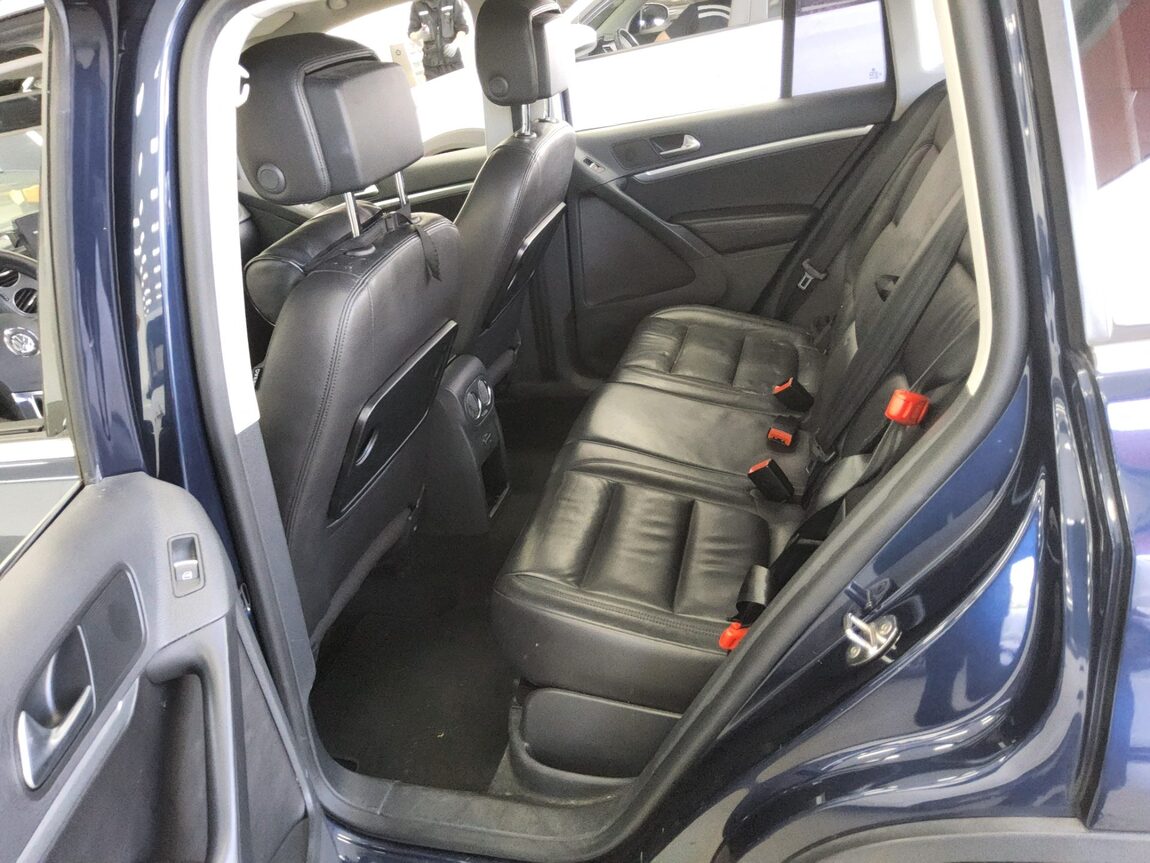 VOLKSWAGEN TIGUAN 2.0 TDI BLUEMOTION COMFORT 2013 - zdjęcie 12