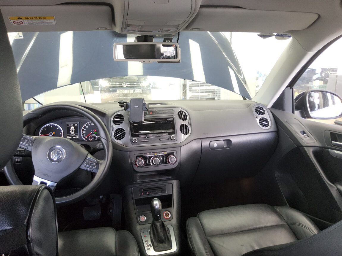 VOLKSWAGEN TIGUAN 2.0 TDI BLUEMOTION COMFORT 2013 - zdjęcie 11