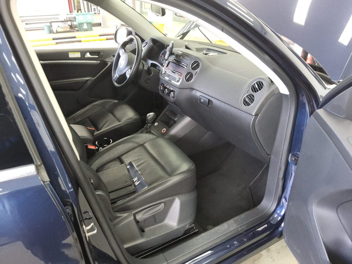 VOLKSWAGEN TIGUAN 2.0 TDI BLUEMOTION COMFORT 2013 - zdjęcie 14