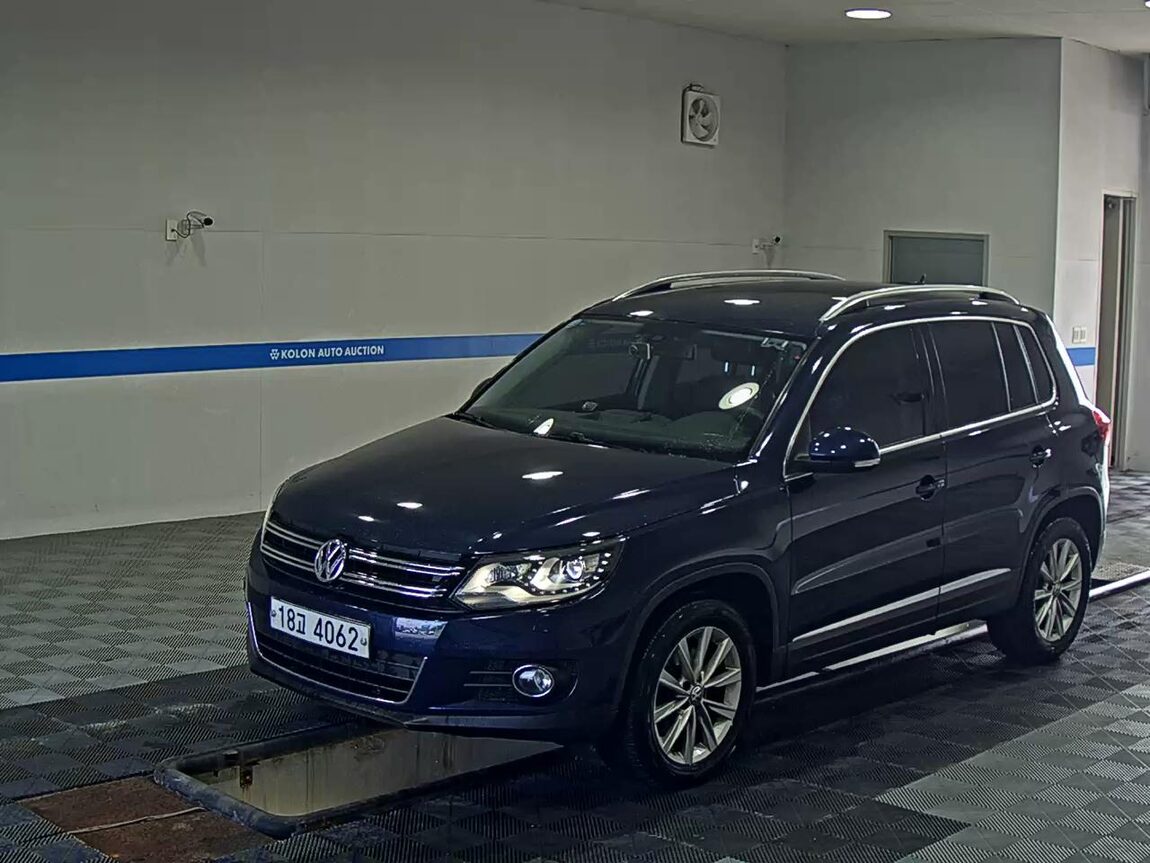 VOLKSWAGEN TIGUAN 2.0 TDI BLUEMOTION COMFORT 2013 - zdjęcie 2