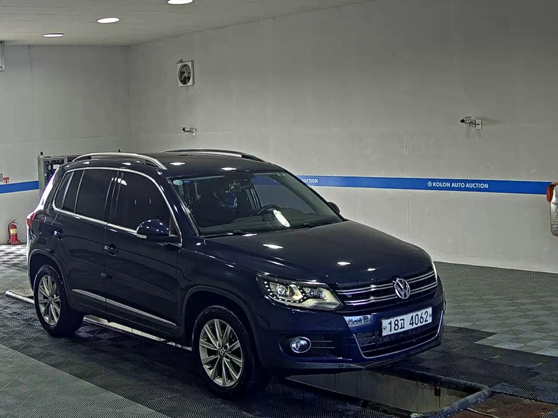VOLKSWAGEN TIGUAN 2.0 TDI BLUEMOTION COMFORT 2013 - zdjęcie 3