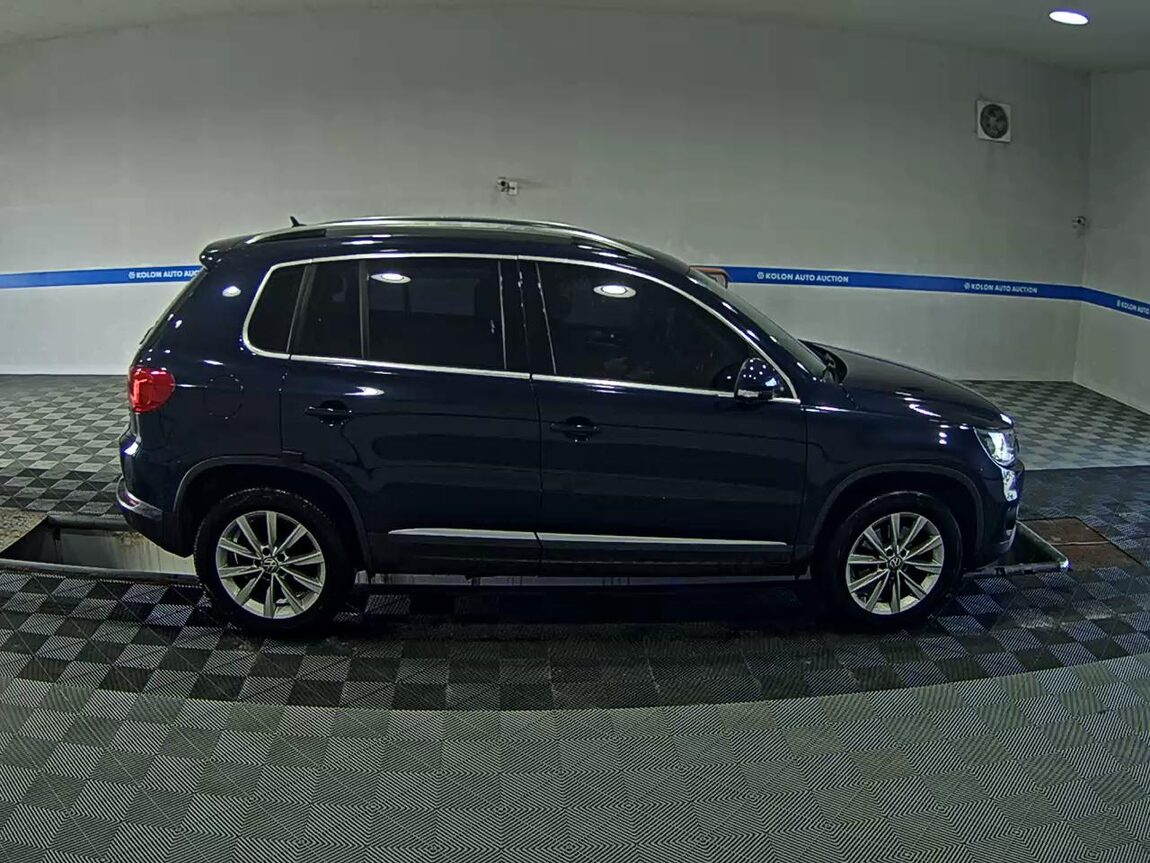 VOLKSWAGEN TIGUAN 2.0 TDI BLUEMOTION COMFORT 2013 - zdjęcie 4