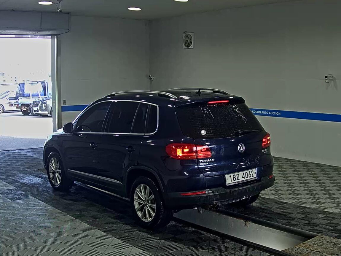 VOLKSWAGEN TIGUAN 2.0 TDI BLUEMOTION COMFORT 2013 - zdjęcie 6
