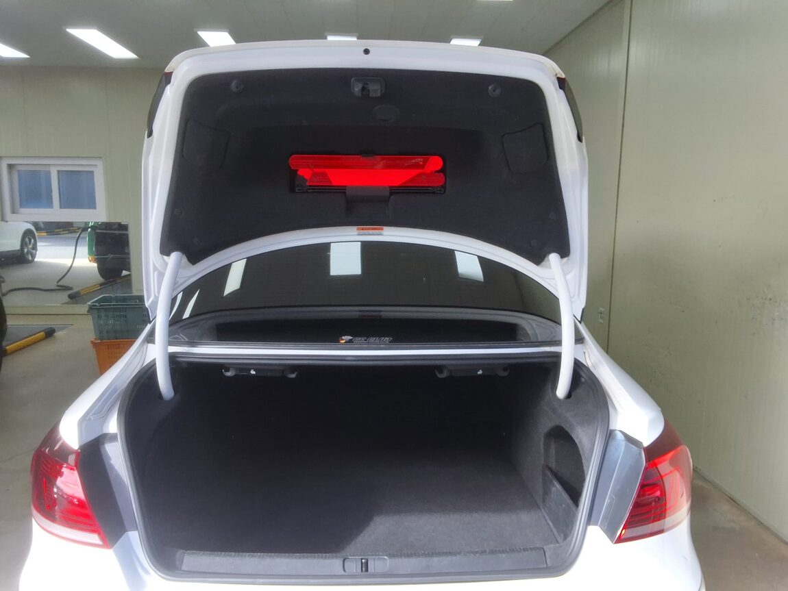 VOLKSWAGEN CC 2.0 TDI BLUEMOTION 4MOTION 2015 - zdjęcie 15
