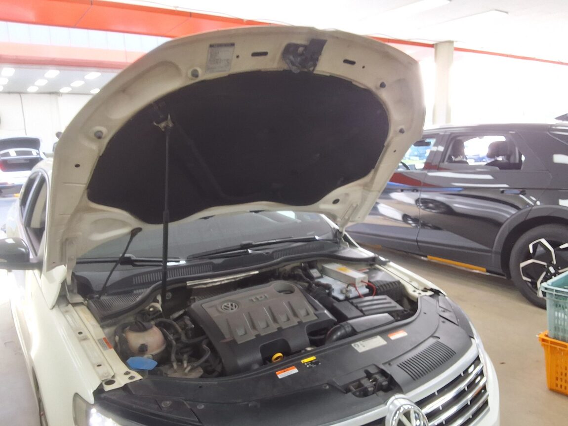 VOLKSWAGEN CC 2.0 TDI BLUEMOTION 4MOTION 2015 - zdjęcie 17