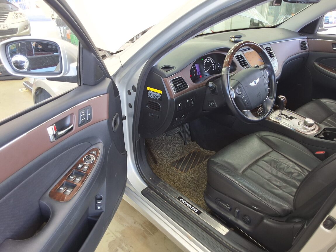 HYUNDAI GENESIS BH 330 LUXURY VIP PACK 2009 - zdjęcie 10