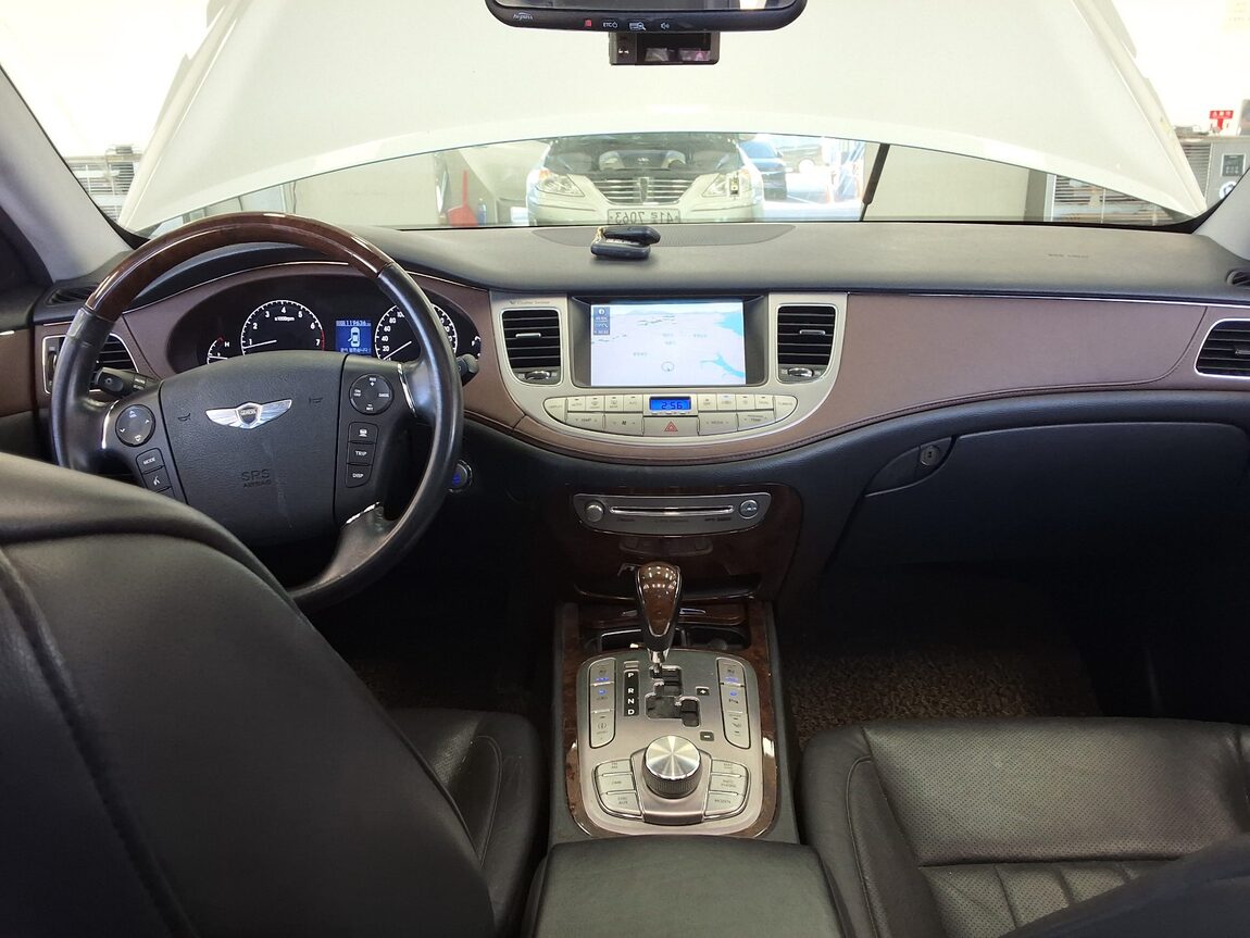 HYUNDAI GENESIS BH 330 LUXURY VIP PACK 2009 - zdjęcie 11