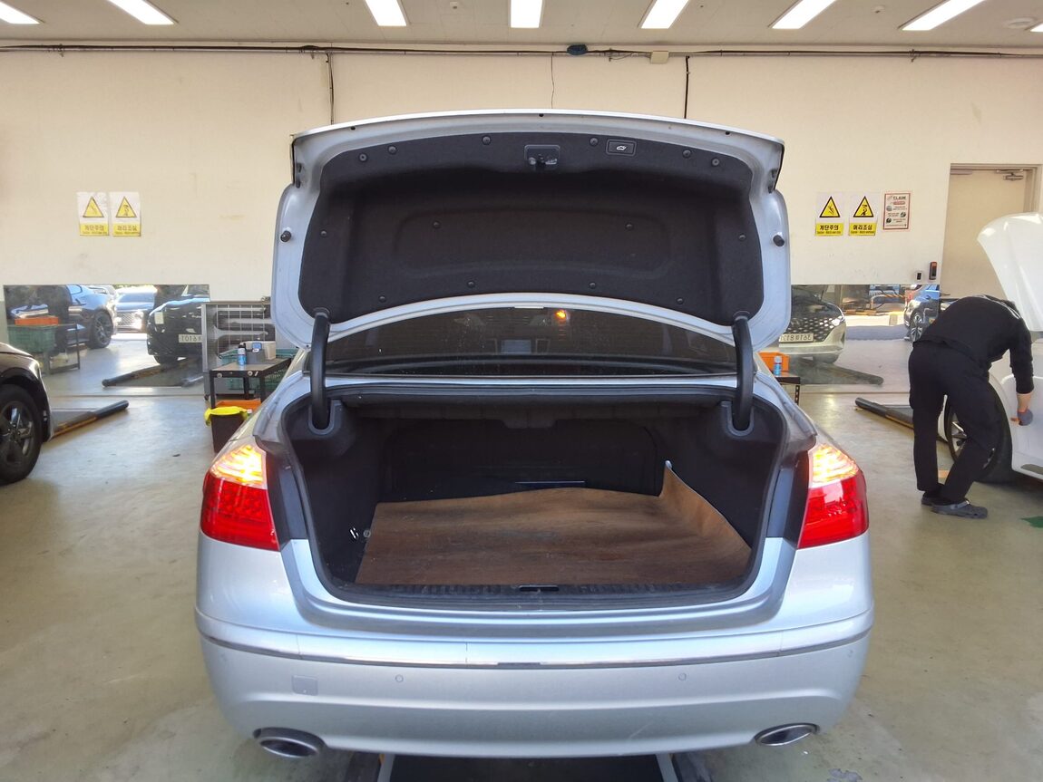 HYUNDAI GENESIS BH 330 LUXURY VIP PACK 2009 - zdjęcie 15