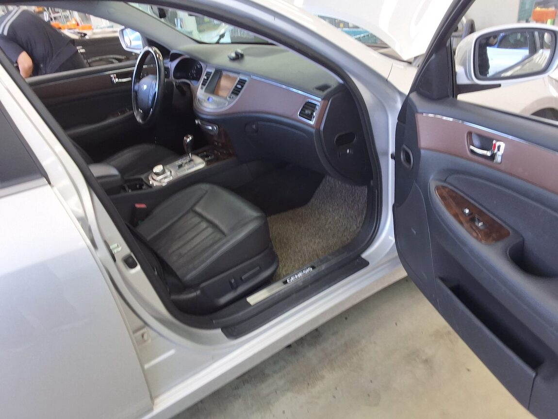 HYUNDAI GENESIS BH 330 LUXURY VIP PACK 2009 - zdjęcie 14