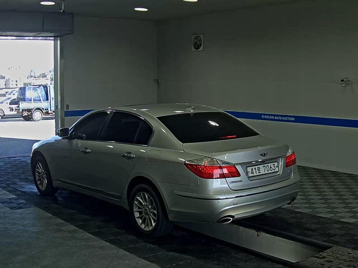 HYUNDAI GENESIS BH 330 LUXURY VIP PACK 2009 - zdjęcie 6