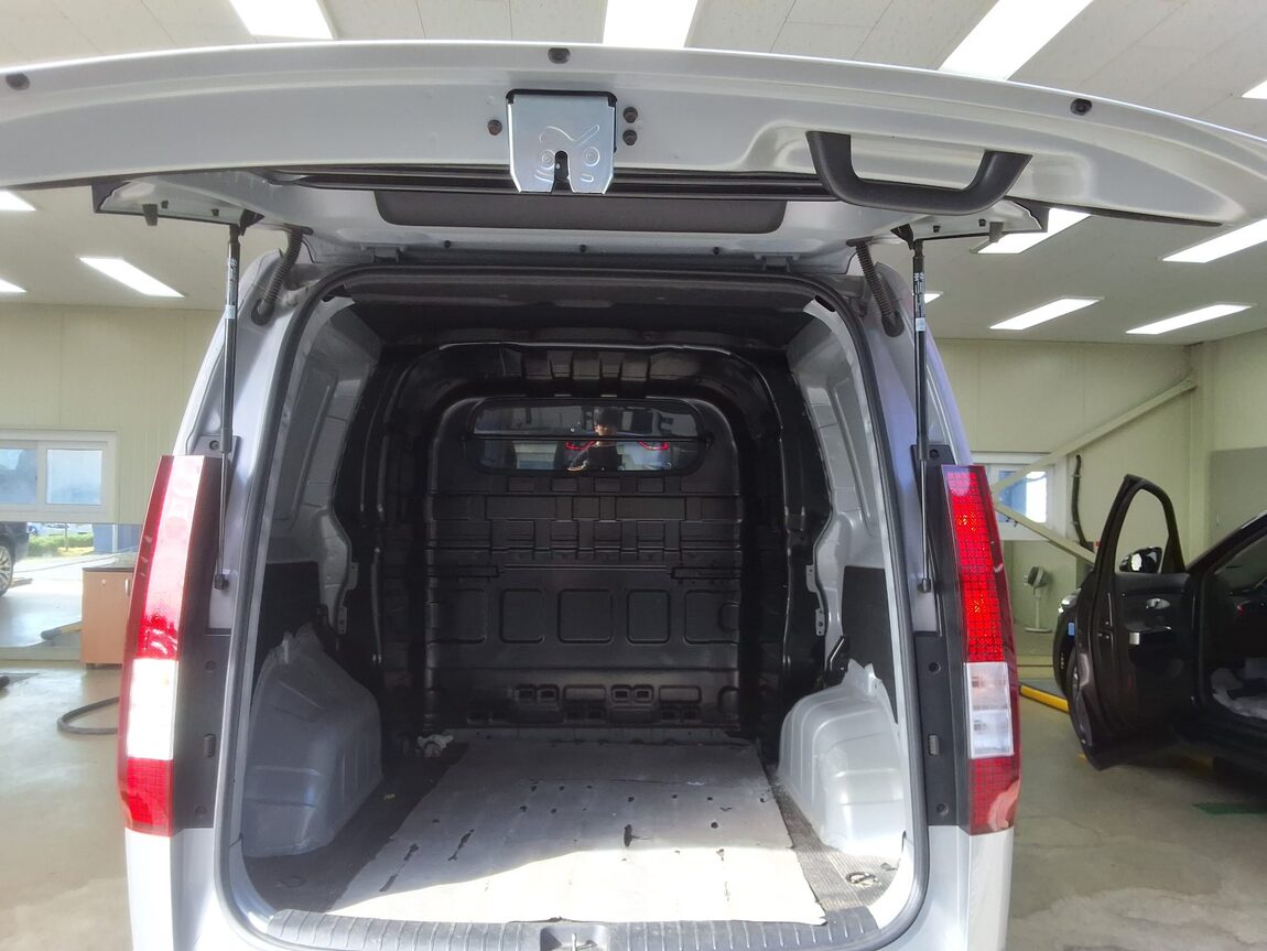 HYUNDAI STARIA 2.2 DIESEL CARGO 5-SEATER MODERN 2022 - zdjęcie 16