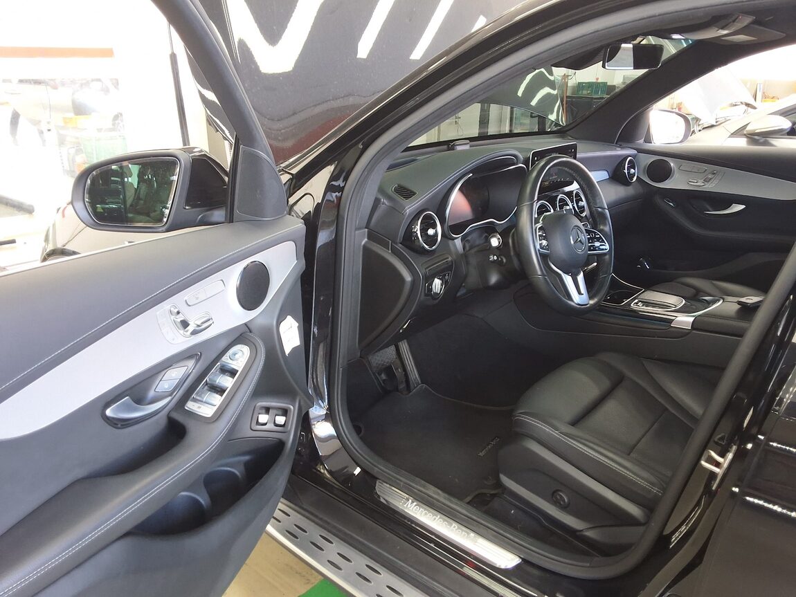 MERCEDES-BENZ GLC-CLASS GLC 300e 4MATIC 2021 - zdjęcie 10