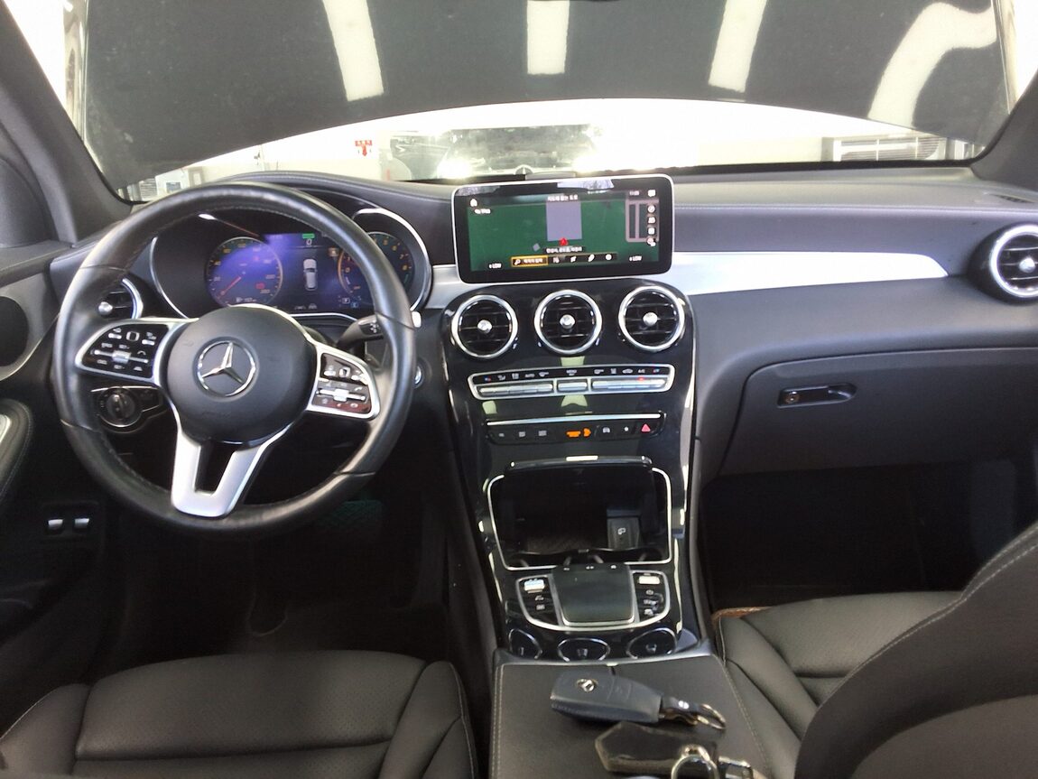 MERCEDES-BENZ GLC-CLASS GLC 300e 4MATIC 2021 - zdjęcie 11