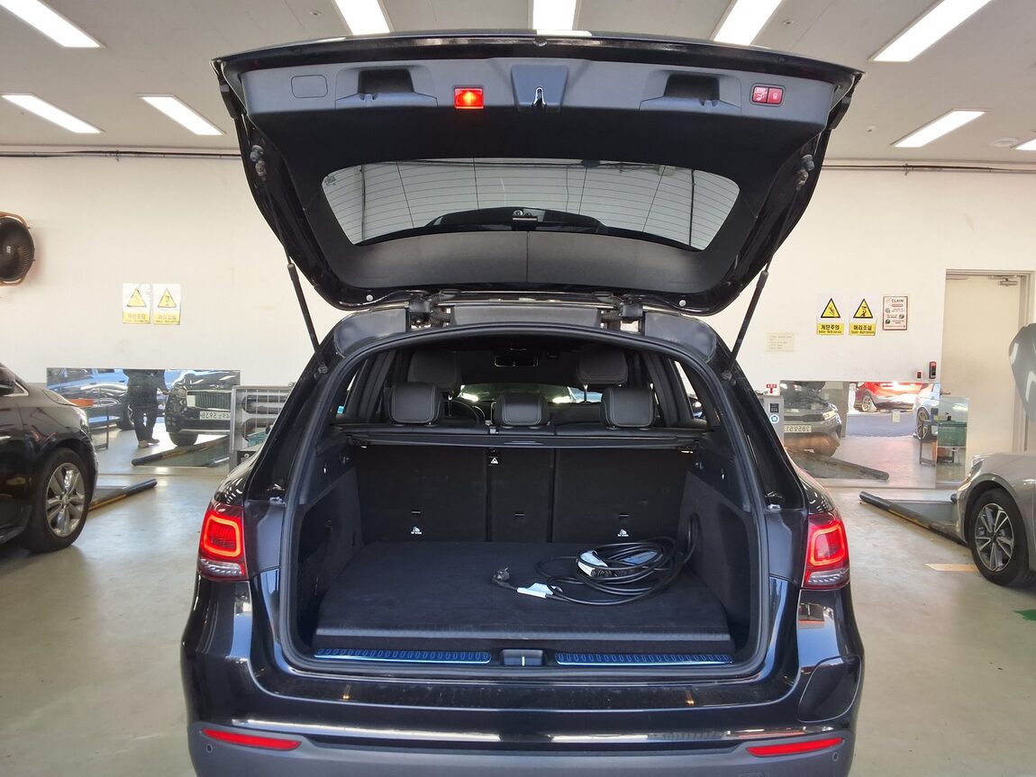 MERCEDES-BENZ GLC-CLASS GLC 300e 4MATIC 2021 - zdjęcie 15