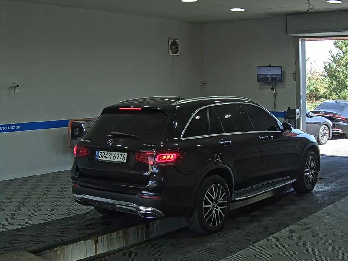 MERCEDES-BENZ GLC-CLASS GLC 300e 4MATIC 2021 - zdjęcie 5