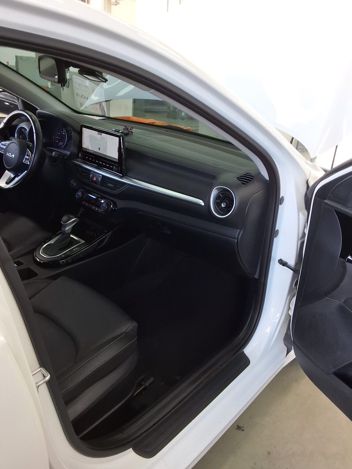 KIA THE NEW K3 1.6 GASOLINE PRESTIGE 2023 - zdjęcie 14