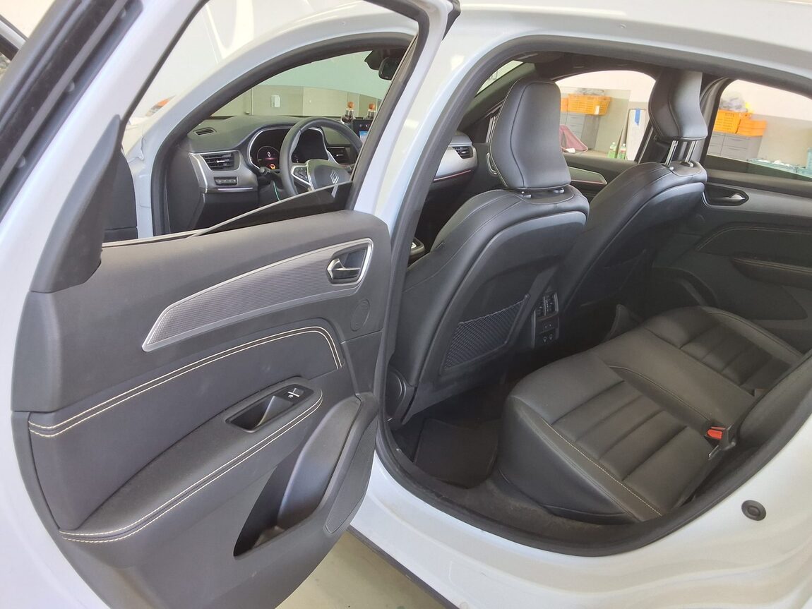 RENAULT (SAMSUNG) ARKANA HYBRID 1.6 GTe ICONIC 2025 - zdjęcie 12