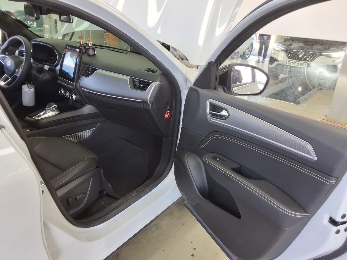 RENAULT (SAMSUNG) ARKANA HYBRID 1.6 GTe ICONIC 2025 - zdjęcie 14