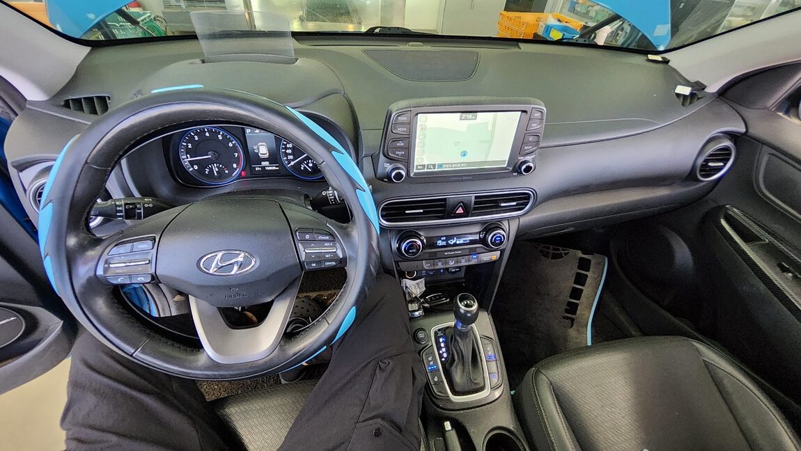 HYUNDAI KONA 1.6 GASOLINE 2WD PREMIUM 2018 - zdjęcie 11