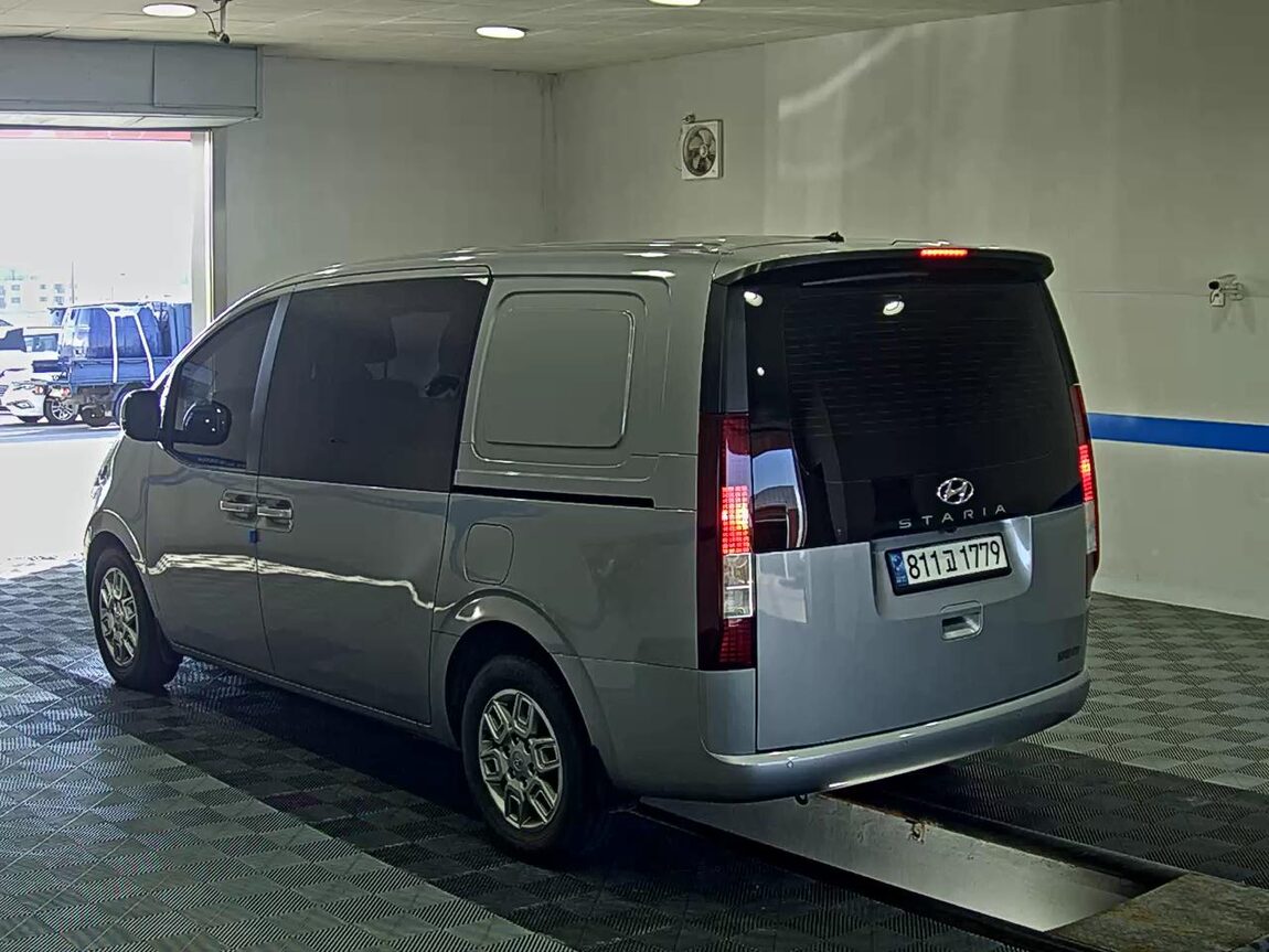 HYUNDAI STARIA 2.2 DIESEL CARGO 5-SEATER MODERN 2022 - zdjęcie 6