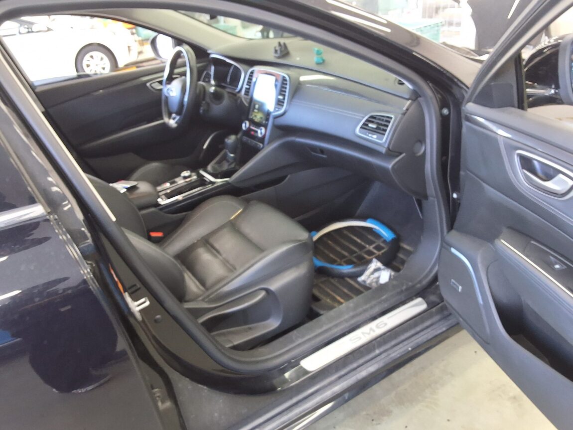 RENAULT (SAMSUNG) SM6 2.0 GDe LE 2017 - zdjęcie 14