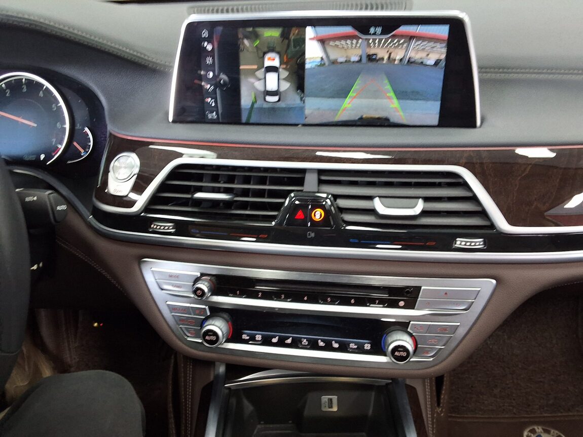 BMW 7 SERIES (6TH GEN) 740Li xDRIVE 2016 - zdjęcie 24