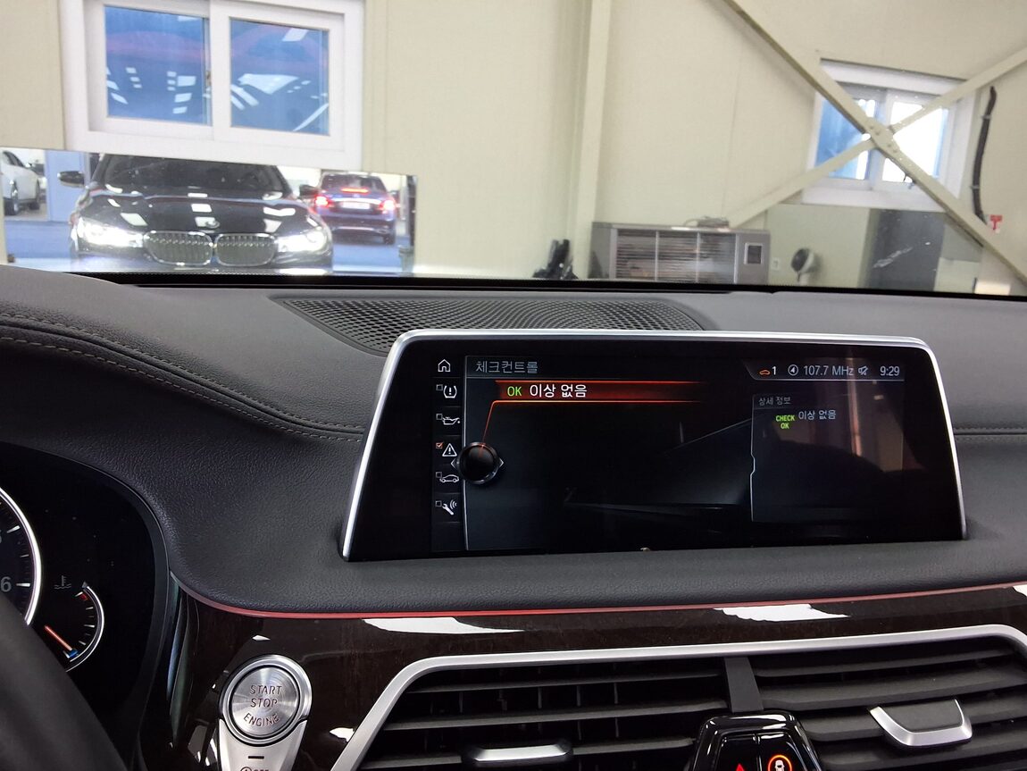BMW 7 SERIES (6TH GEN) 740Li xDRIVE 2016 - zdjęcie 26