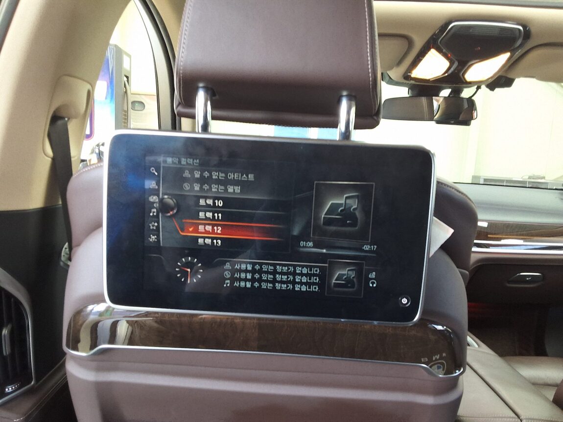 BMW 7 SERIES (6TH GEN) 740Li xDRIVE 2016 - zdjęcie 29