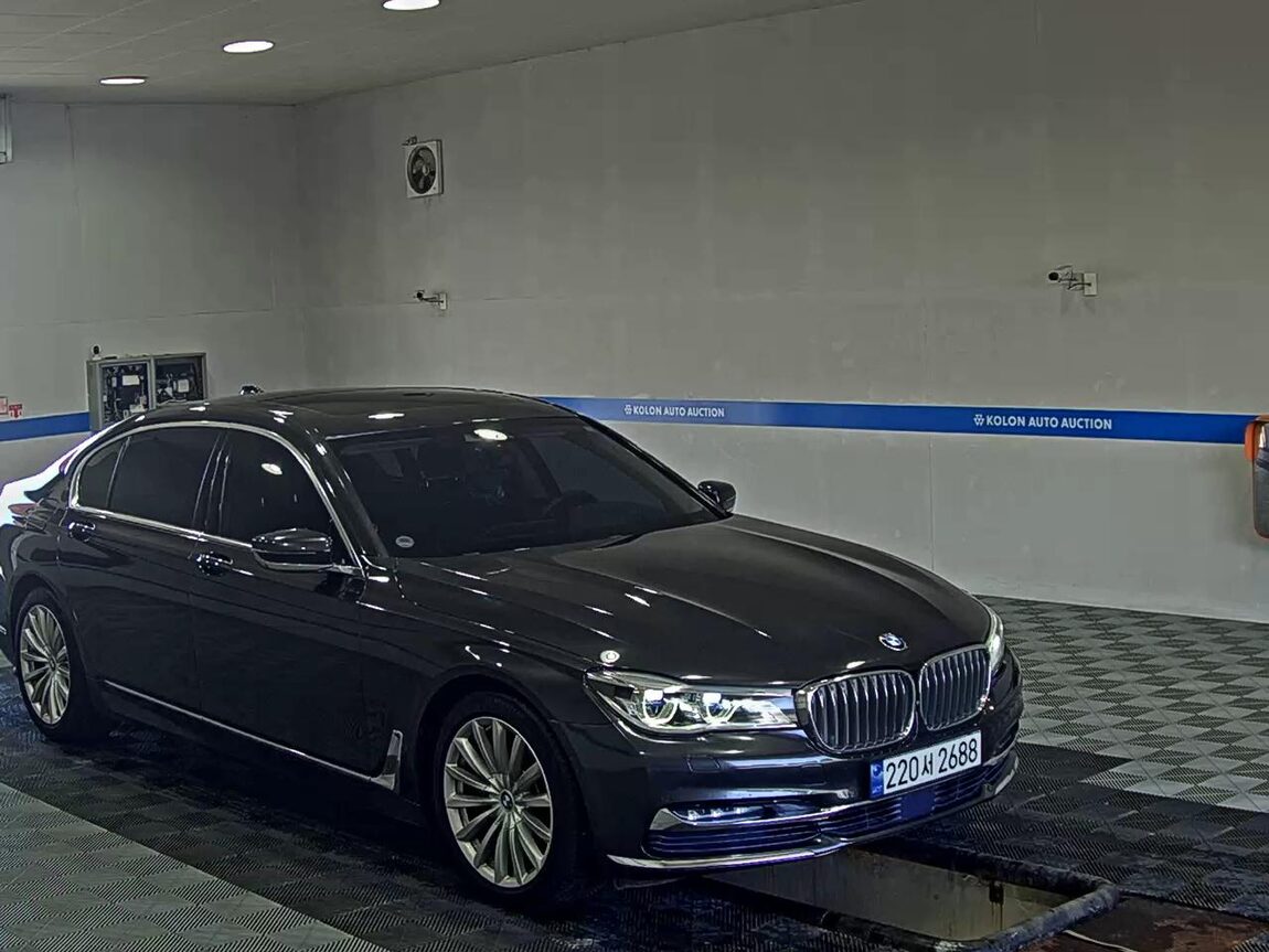 BMW 7 SERIES (6TH GEN) 740Li xDRIVE 2016 - zdjęcie 3