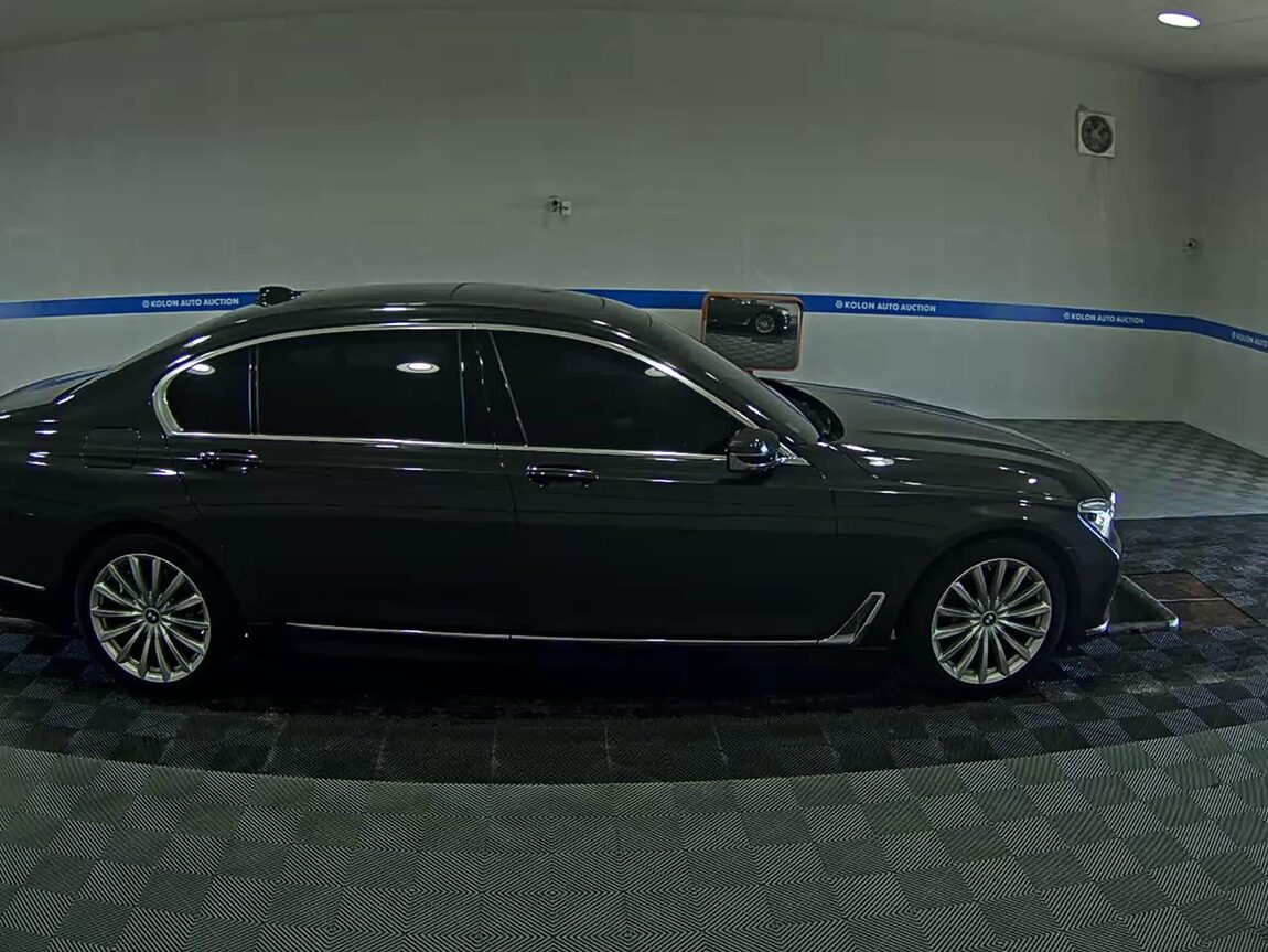 BMW 7 SERIES (6TH GEN) 740Li xDRIVE 2016 - zdjęcie 4