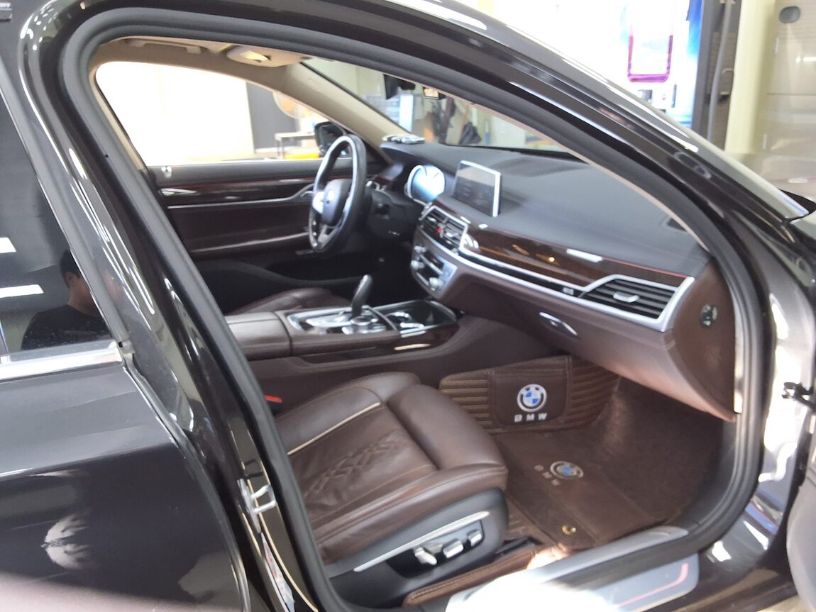 BMW 7 SERIES (6TH GEN) 740Li xDRIVE 2016 - zdjęcie 15